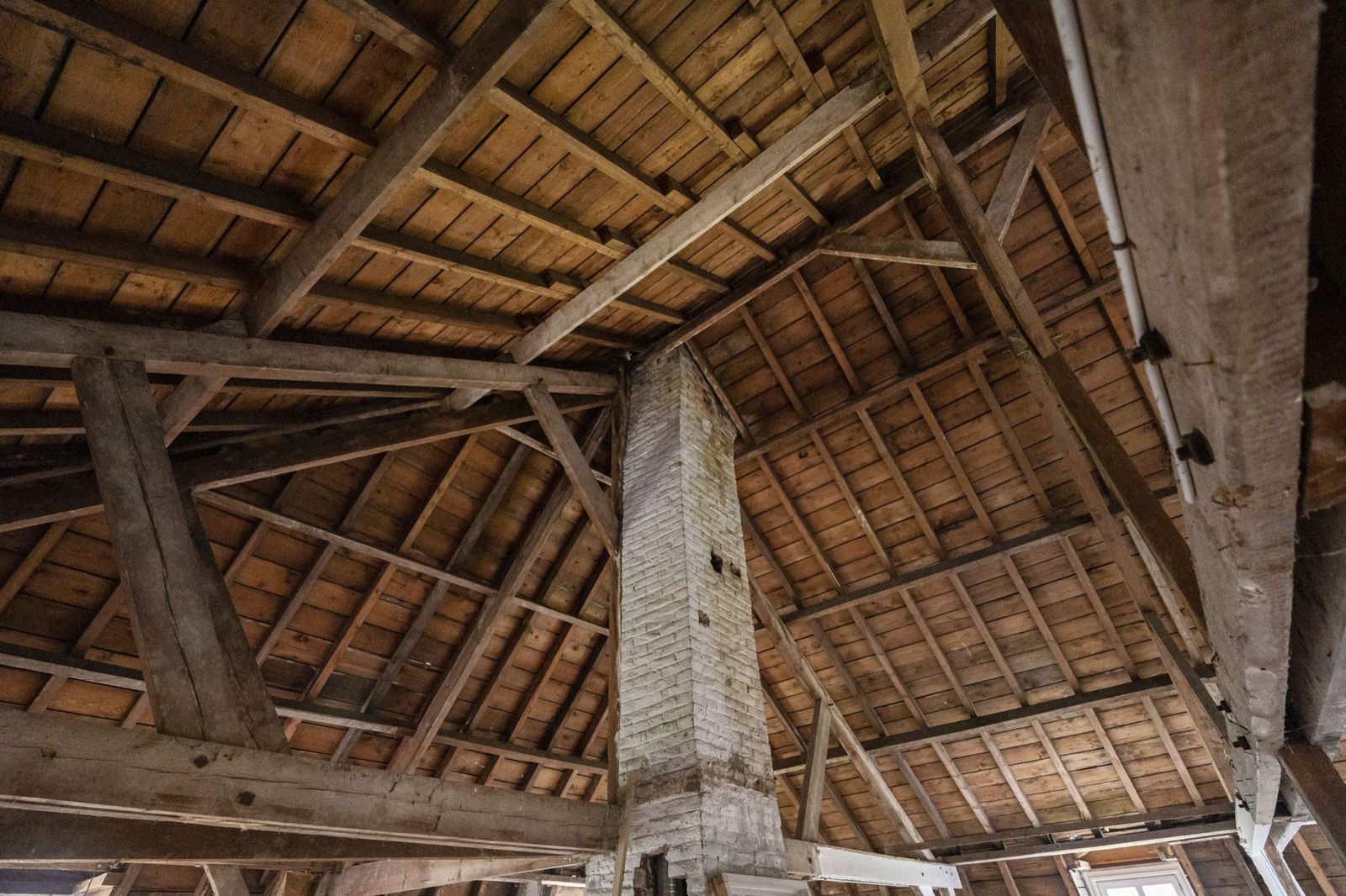 houten kapconstructie in kasteel Nijswiller in Wittem